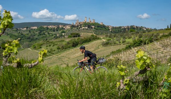 san-gimignano-tuscany-gravel-bike-tour